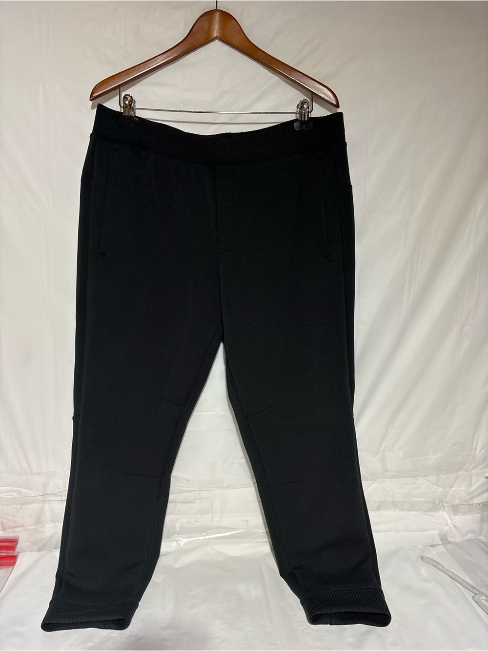 VRST Men's Black Athletic Jogger Sweatpants